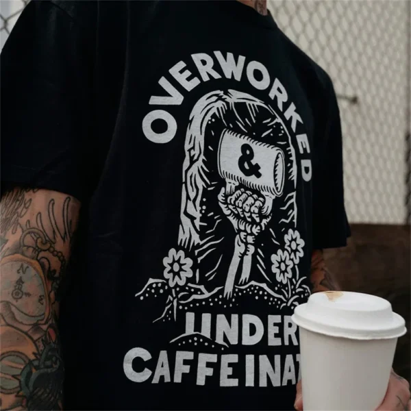 Coffeinated Overwork Under Skull Print T-Shirt Men's Coffee-Themed Top As Unique Office Gift The Best Coffee Shirt – Bild 3